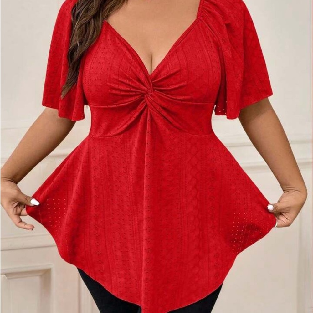 Rometta Plus Size Women's Twist Knot Asymmetrical Hem T-Shirt